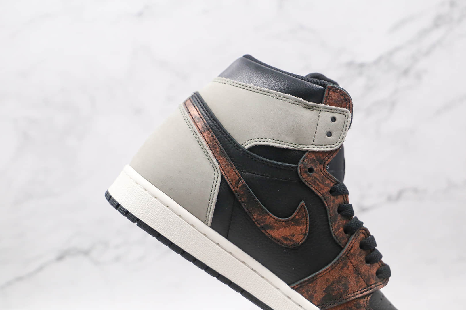 乔丹Air Jordan 1 High OG High OG Shadow纯原版本高帮AJ1做旧古铜影子灰篮球鞋原楦头纸板打造 货号：555088-033