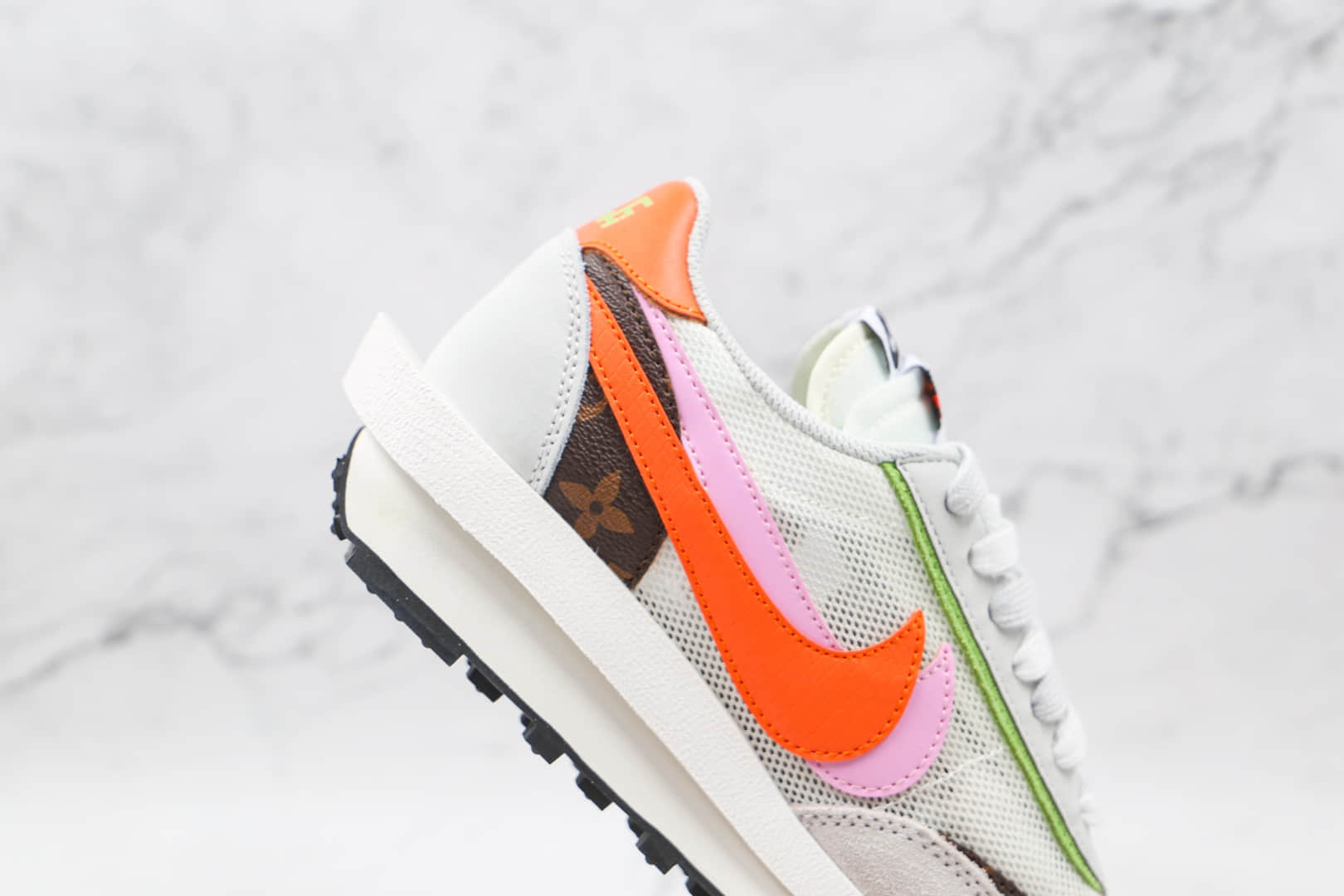 耐克NIKE LDV Waffle x sacai x LV三方联名款纯原版本华夫白橙色慢跑鞋原盒配件齐全 货号：BV0076-002