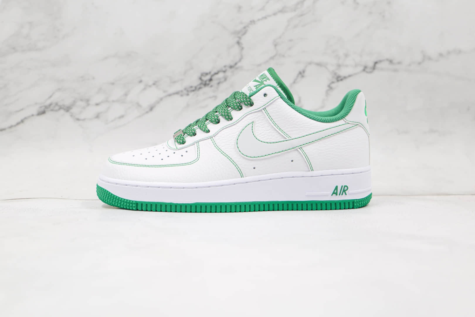 耐克Nike Air Force 1 '07纯原版本低帮空军一号白绿缝线板鞋内置气垫 货号：CN2896-103