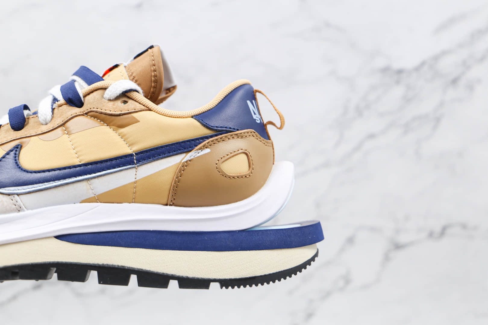 耐克Nike VaporWaffle x sacai联名款纯原版本华夫三代黄蓝色走秀鞋原楦头纸板打造 货号：DD1875-200