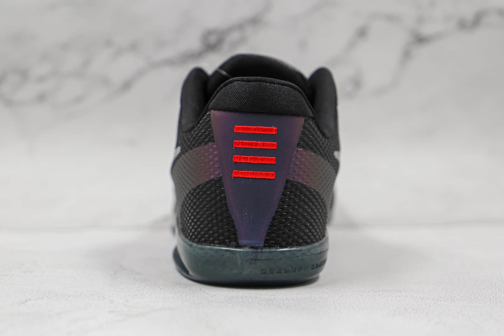 耐克Nike Kobe 11 EM Low Invisibility Cloak纯原版本科比11代3M黑紫色篮球鞋内置气垫支持实战 货号：836183-005