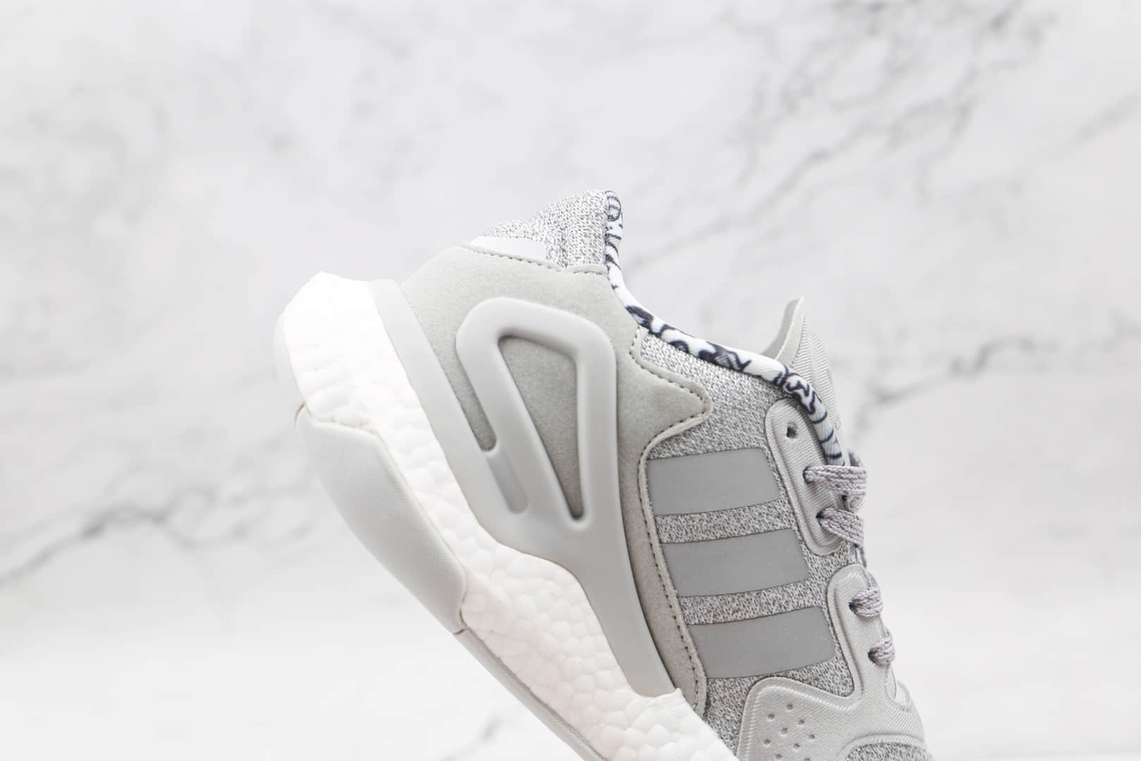 阿迪达斯Adidas Day Jogger 2021 Boost纯原版本夜行者二代灰色满天星爆米花跑鞋原楦头纸板打造 货号：FW4829