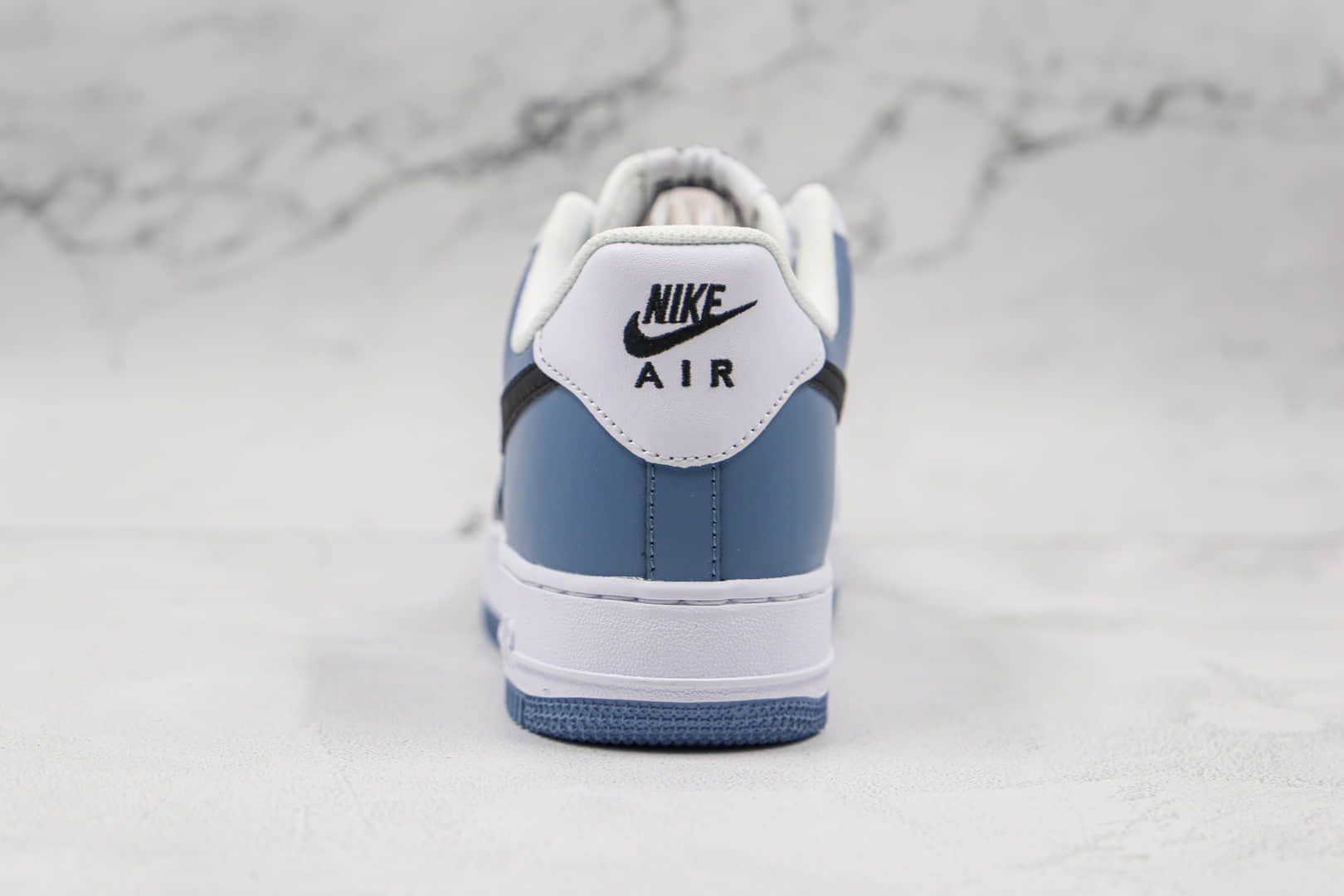 耐克Nike Air Force 1 07 Low纯原版本低帮空军一号天晴蓝黑勾板鞋内置气垫 货号：CQ5059-109