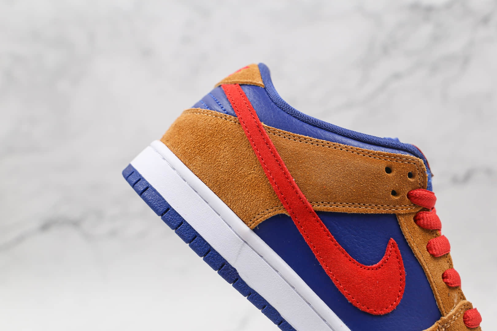 耐克NIKE SB DUNK HI DECON纯原版本低帮SB DUNK黄蓝红拼色板鞋内置气垫 货号：BQ6817-700