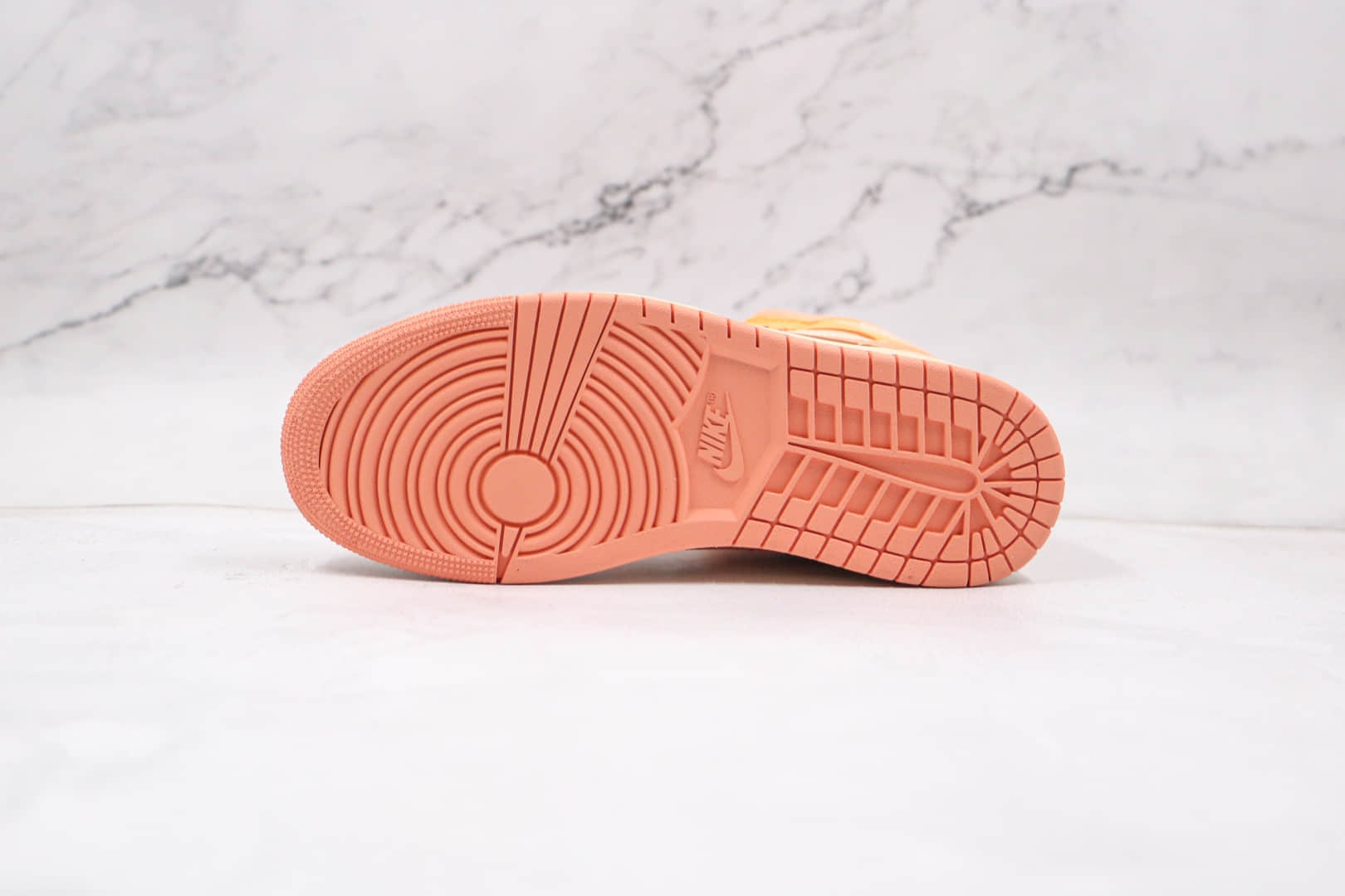 乔丹Air Jordan 1 Mid Apricot Orange纯原版本中帮AJ1杏橙色篮球鞋原鞋开模一比一打造 货号：DH4270-800