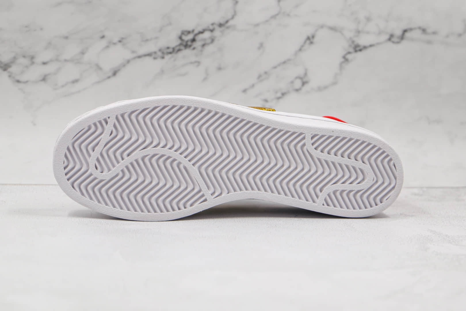 阿迪达斯Adidas Originals Superstars White Red Laceless纯原版本三叶草贝壳头白金色板鞋原档案数据开发 货号：GX7914