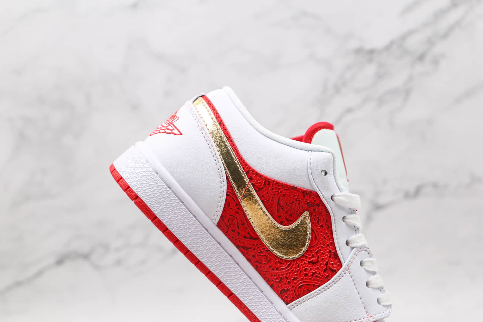 乔丹Air Jordan 1 Low Spades纯原版本低帮AJ1白红金扑克板鞋原档案数据开发 货号：DJ5185-100