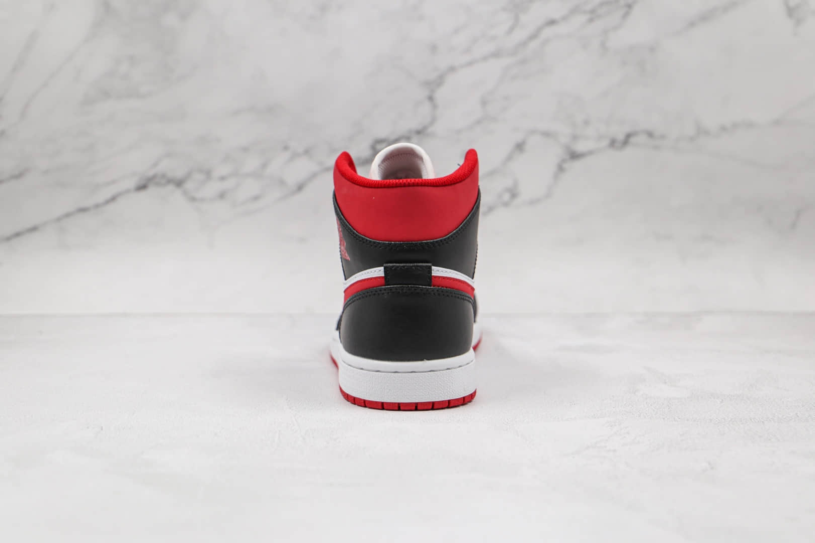 乔丹Air Jordan 1 Mid SE纯原版本中帮AJ1黑白红色板鞋原档案数据开发 货号：554724-122