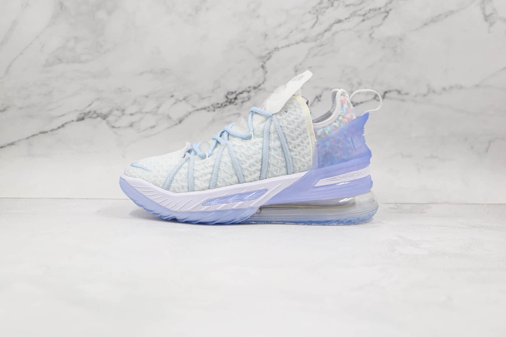 耐克Nike LeBron XVIII EP纯原版本詹姆斯18代白冰蓝色实战篮球鞋内置气垫 货号：CW3156-400
