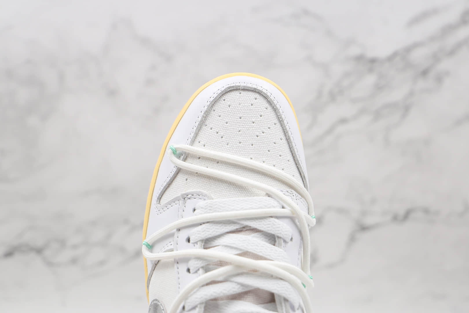 耐克Nike SB DUNK x OFF-WHITE联名款纯原版本低帮SB DUNK白银色板鞋原盒原标 货号：DM1602-127