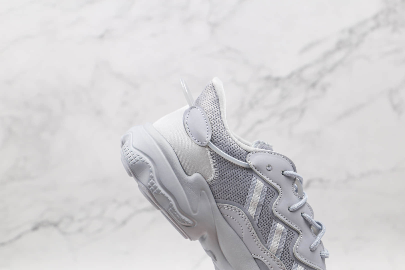 阿迪达斯Adidas OZWEEGO2020纯原版本三叶草3M灰蓝色水管老爹鞋原盒原标 货号：Q46166