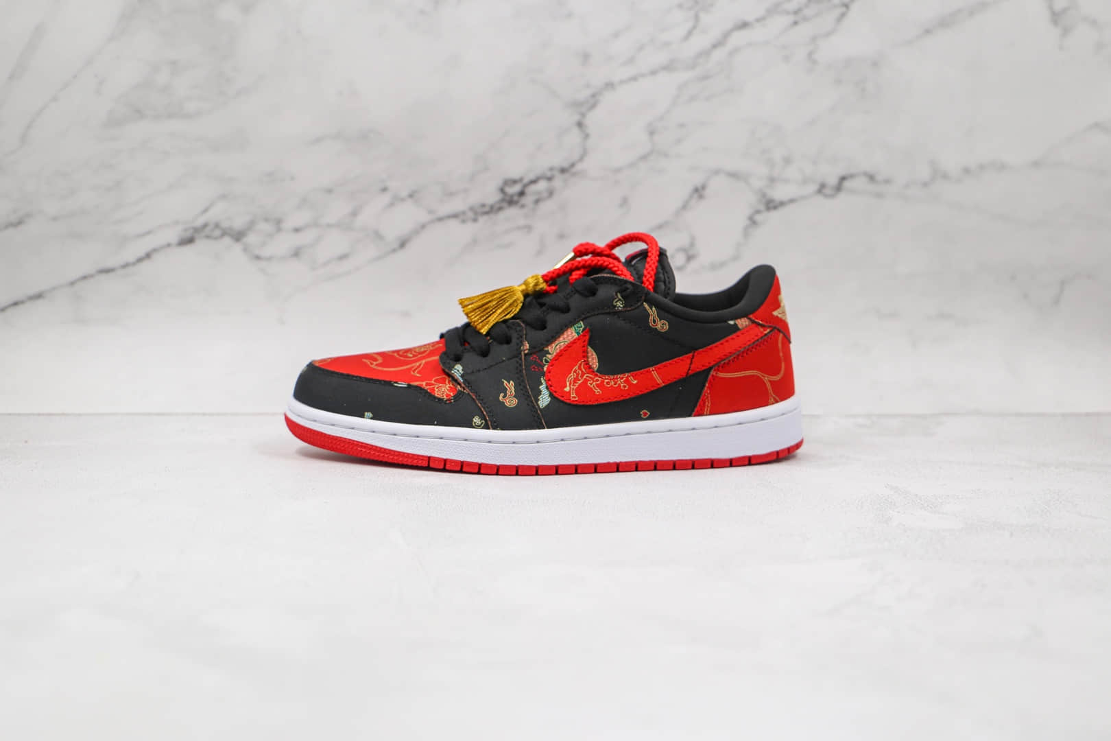 乔丹Air Jordan 1 Low CNY纯原版本低帮AJ1牛年限定黑红色板鞋原盒原标 货号：DD2233-001