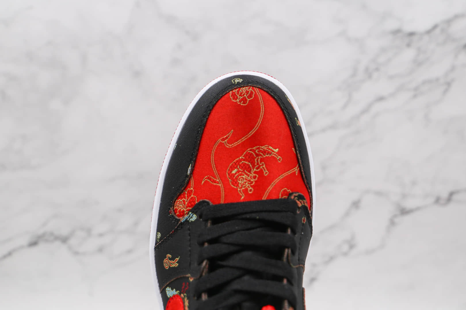 乔丹Air Jordan 1 Low CNY纯原版本低帮AJ1牛年限定黑红色板鞋原盒原标 货号：DD2233-001