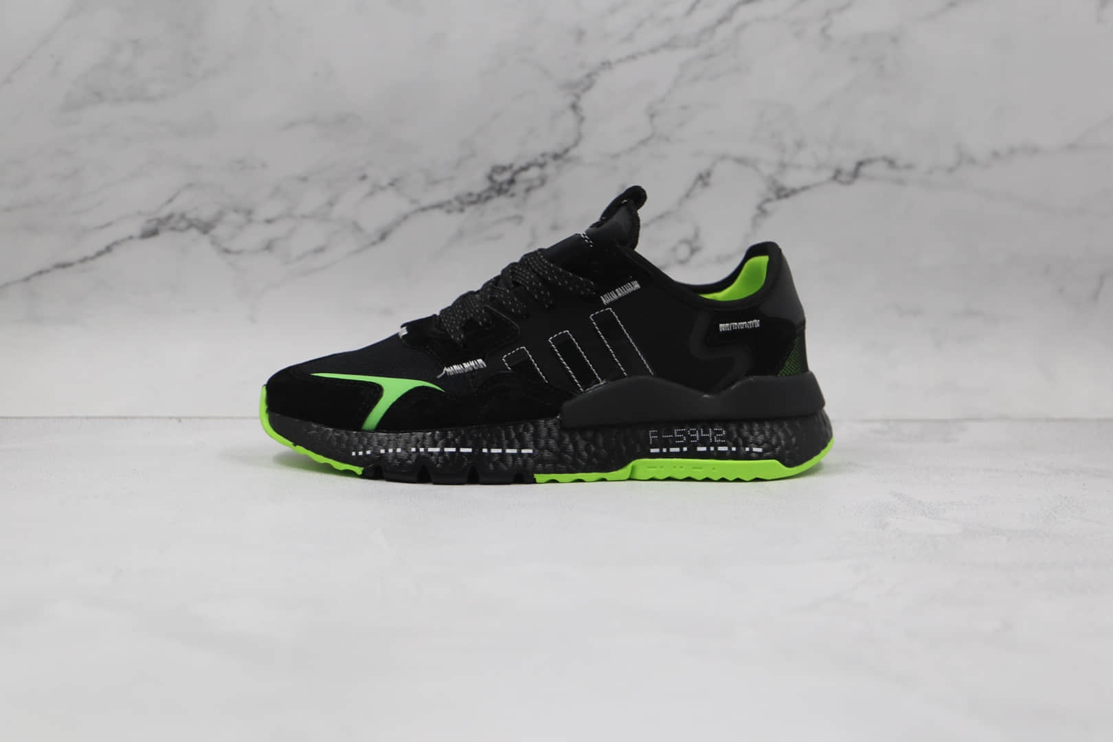 阿迪达斯Adidas Nite Jogger 2019 Boost纯原版本夜行者一代黑绿色爆米花跑鞋原楦头纸板打造 货号：HO3249