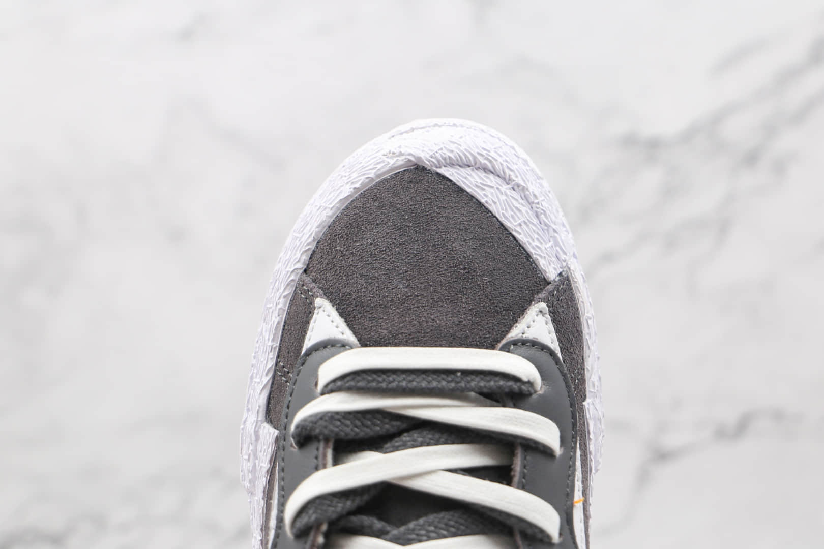 耐克sacai x Nike blazer low“Dark Grey ”纯原版本联名开拓者双钩低帮解构板鞋灰白色正确硫化工艺 货号：DD1877-002