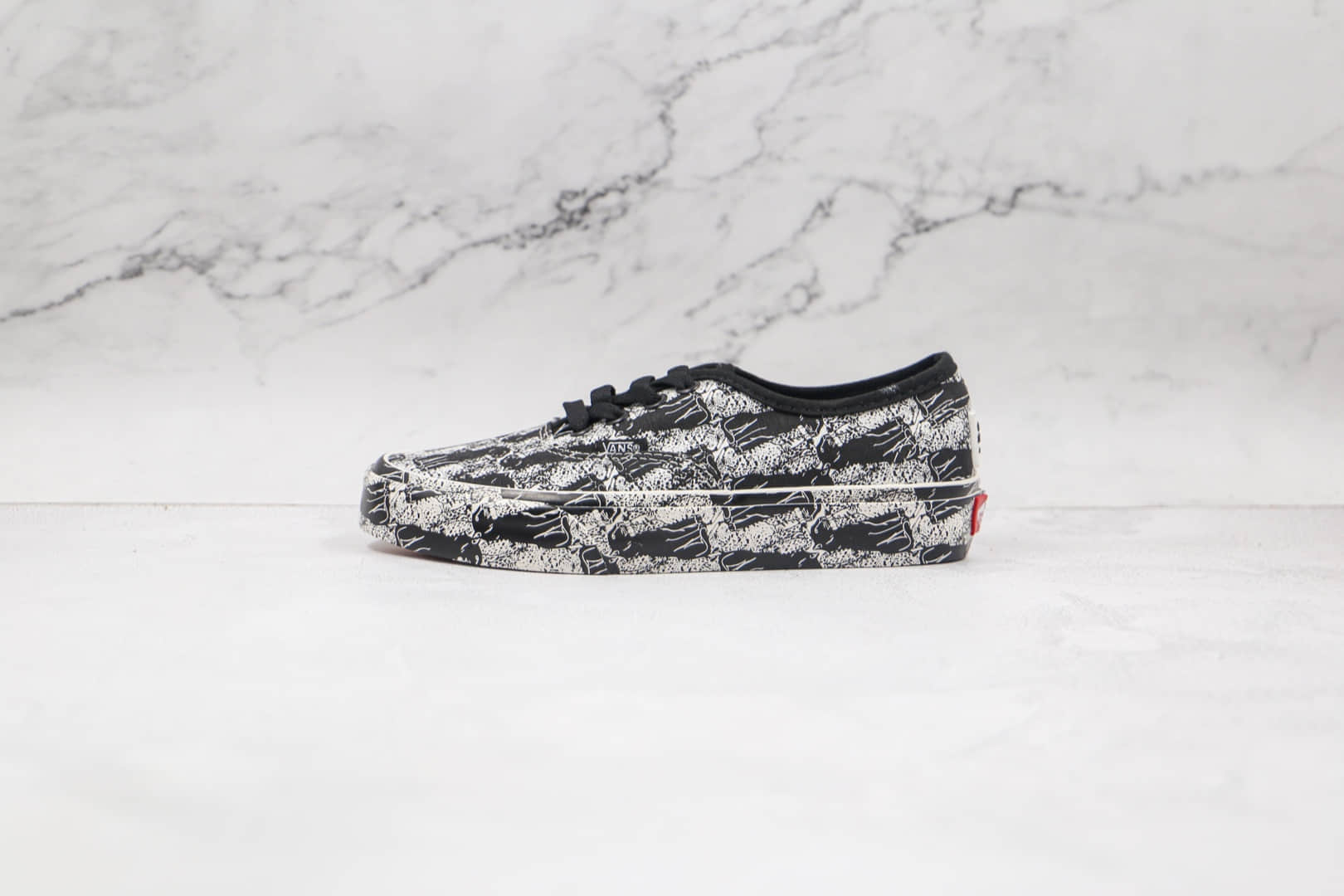 万斯Vans Authentic x Opening Ceremony联名款公司级版本低帮黑豹满印硫化板鞋原楦头纸板打造 货号：VN0A348A43M