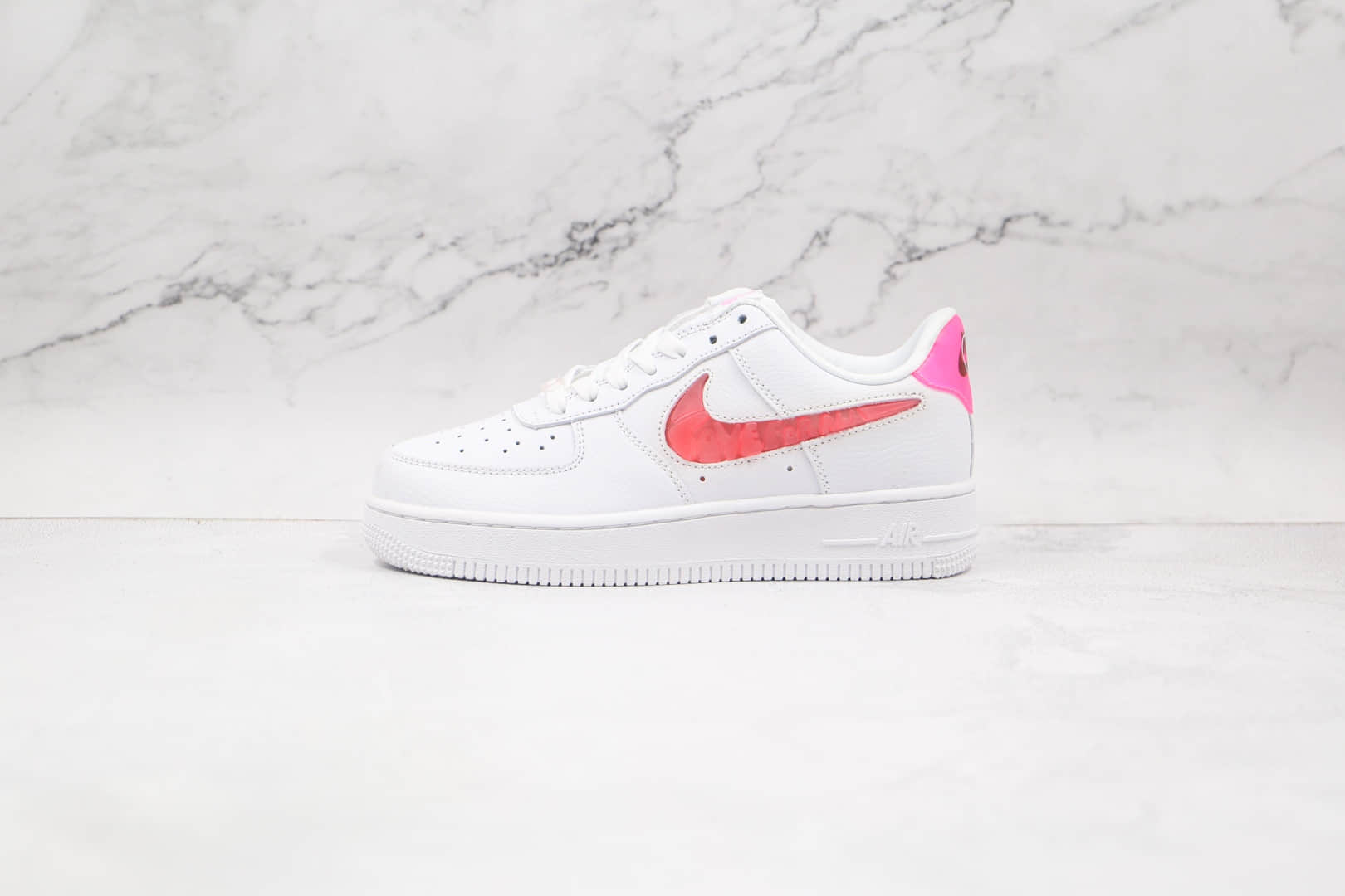 耐克Nike Air Force 1 Low Love For All纯原版本低帮空军一号白粉红色情人节板鞋内置气垫 货号：CV8482-100