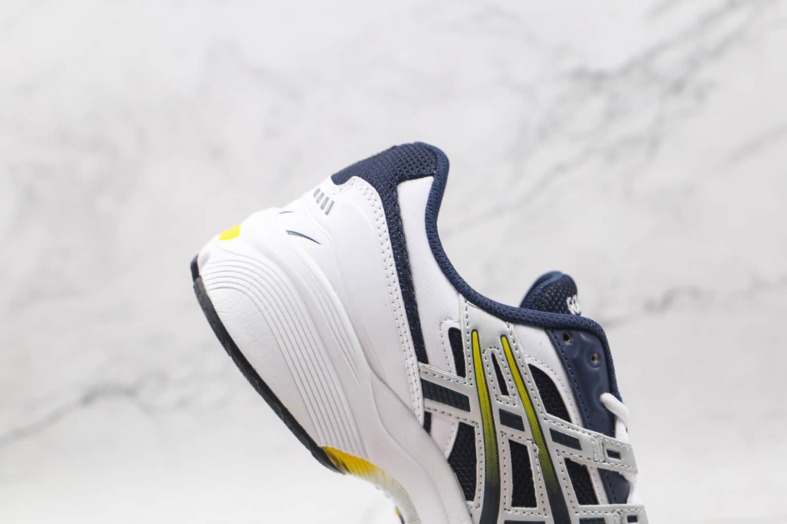 亚瑟士ASICS GEL-1090纯原版本白深蓝黄色复古跑鞋原楦头纸板打造 货号：1021A275-400