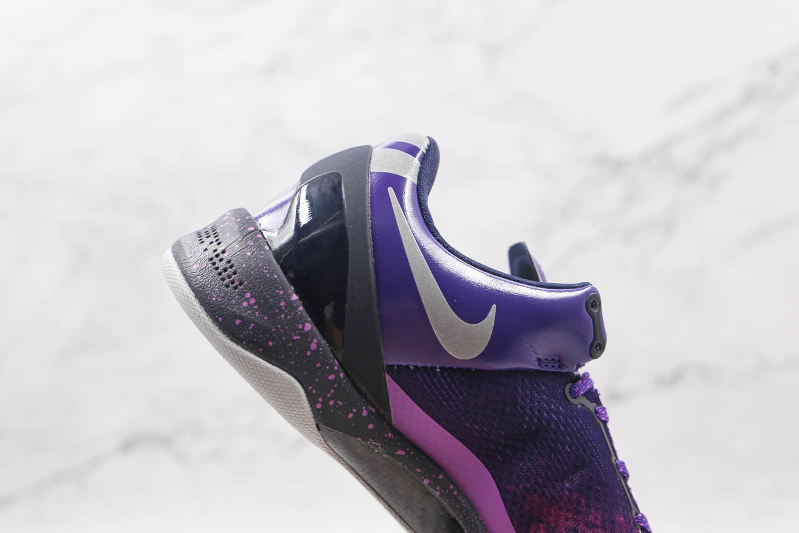耐克Nike Kobe 8 System纯原版本科比8代渐变紫实战篮球鞋原档案数据开发 货号：555035-500