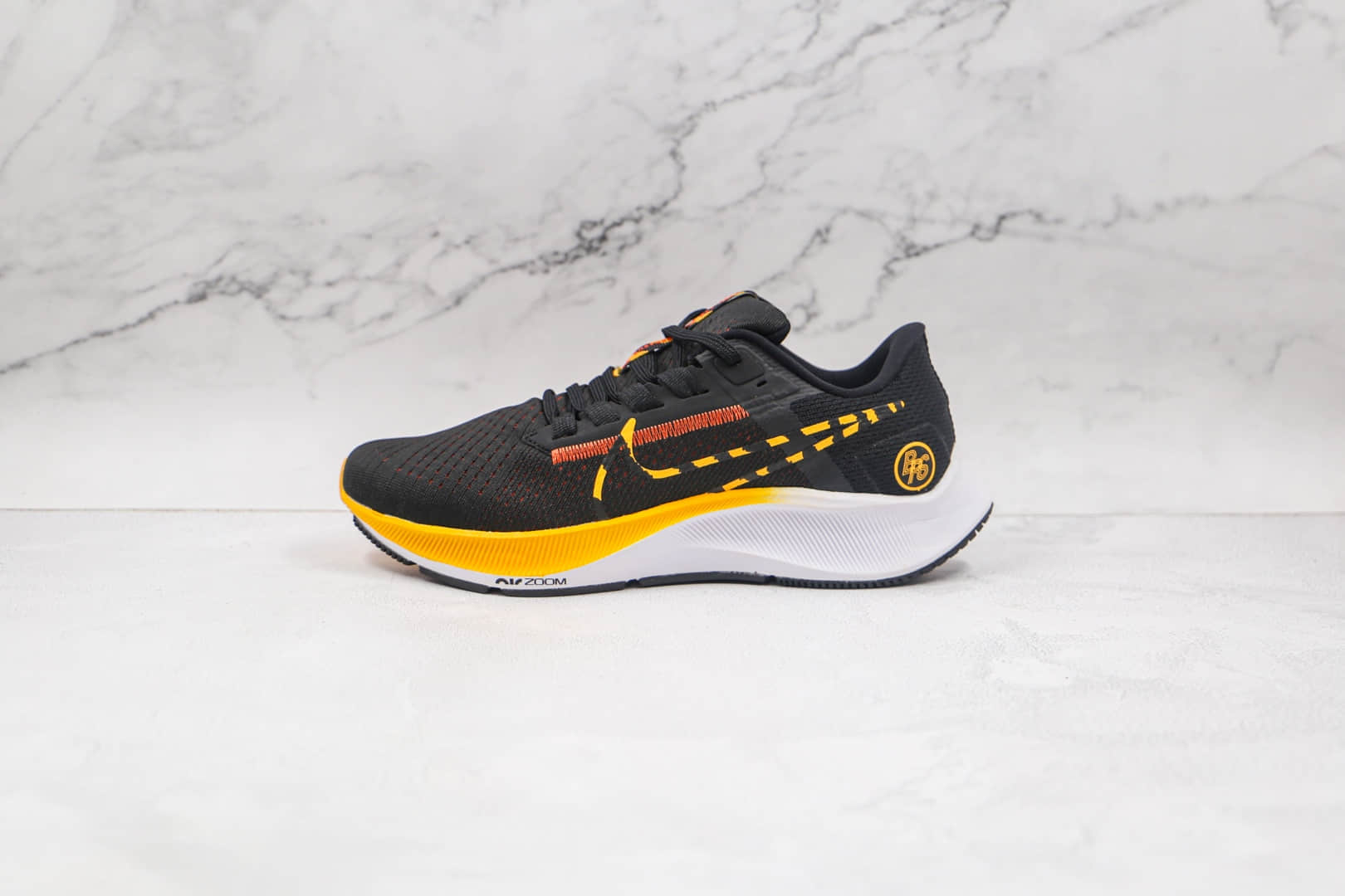 耐克Nike Air Zoom Pegasus 38纯原版本登月38代黑黄色慢跑鞋原楦头纸板打造 货号：CM7602-001