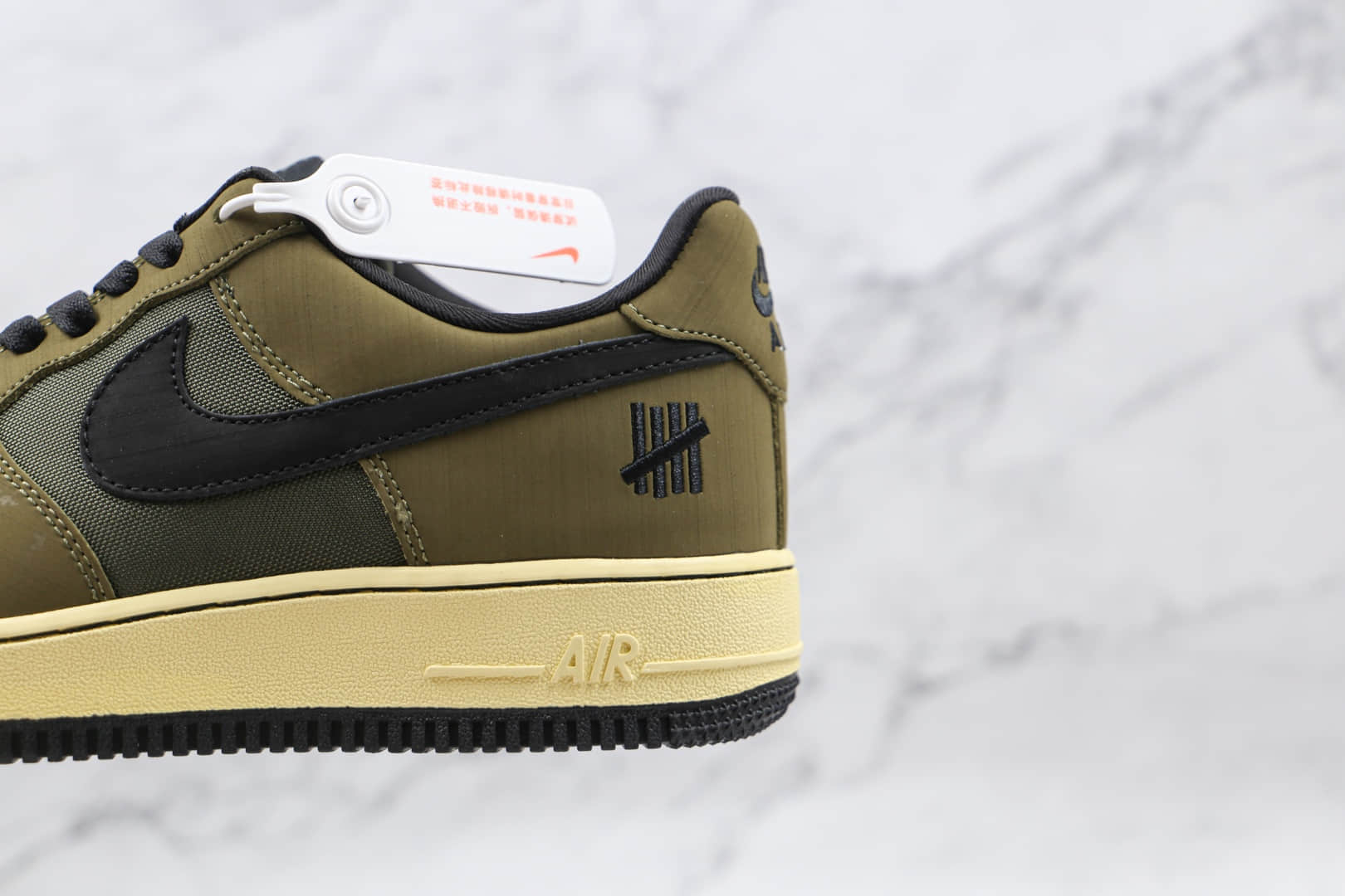 耐克Undefeated x Nike Air Force 1“Ballistic”纯原版本五道杠联名空军一号低帮AF1军绿色原盒配件 货号：DH3064-300