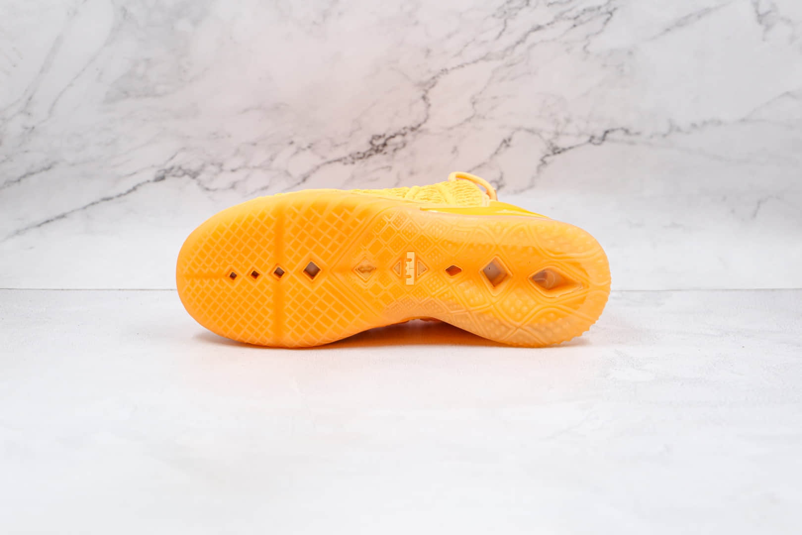 耐克NIKE LeBron 18纯原版本詹姆斯18代蜜瓜橙黄色篮球鞋支持实战 货号：DB7644-801