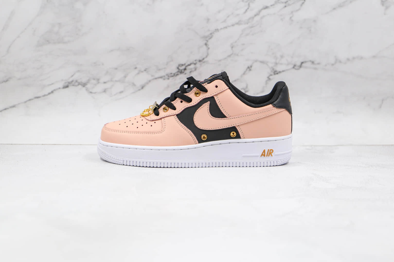 耐克Nike Air Force 1 Low纯原版本低帮空军一号粉黑色金属饰品板鞋原档案数据开发 货号：DA8571-200