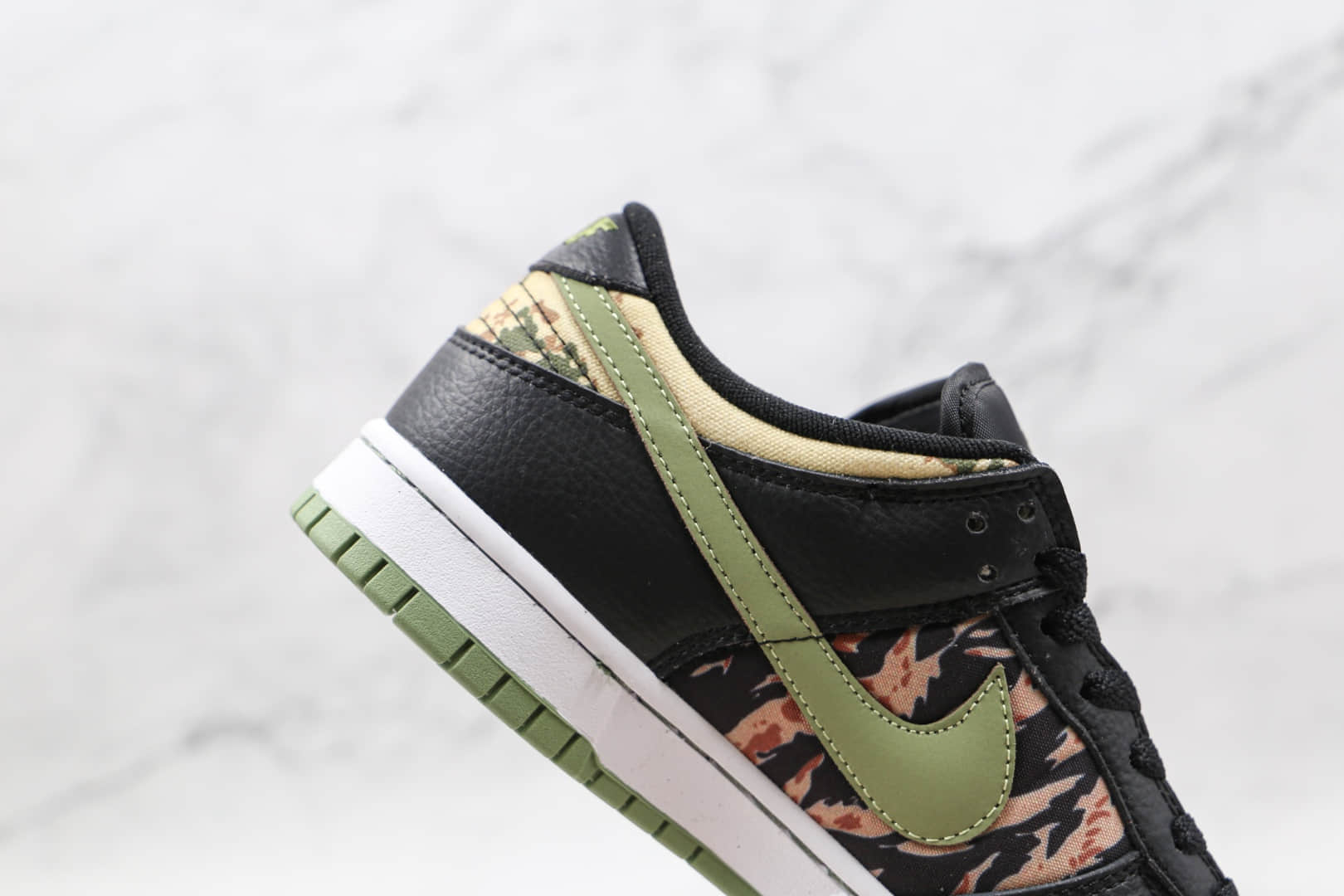 耐克Nike SB Dunk Low Black Multi-Camo纯原版本低帮SB DUNK黑迷彩鸳鸯配色板鞋原楦头纸板打造 货号：DH0957-001