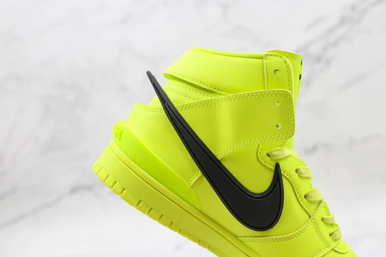 耐克Nike Dunk High x AMBUSH联名款纯原版本高帮DUNK荧光绿黑钩板鞋原盒原标 货号：CU7544-300