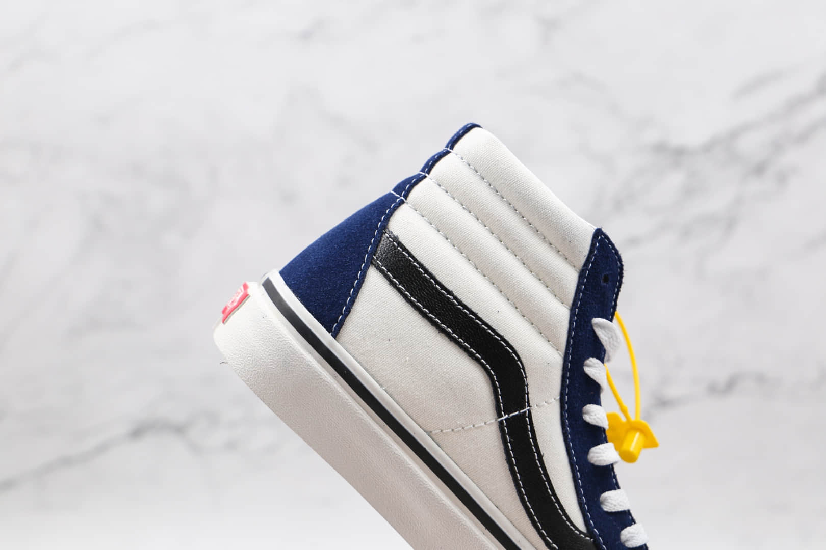万斯Vans SK8-Hi公司级版本安纳海姆系列拼色高帮硫化板鞋蓝白色工艺硫化一比一 货号：VNOA38GF4UJ
