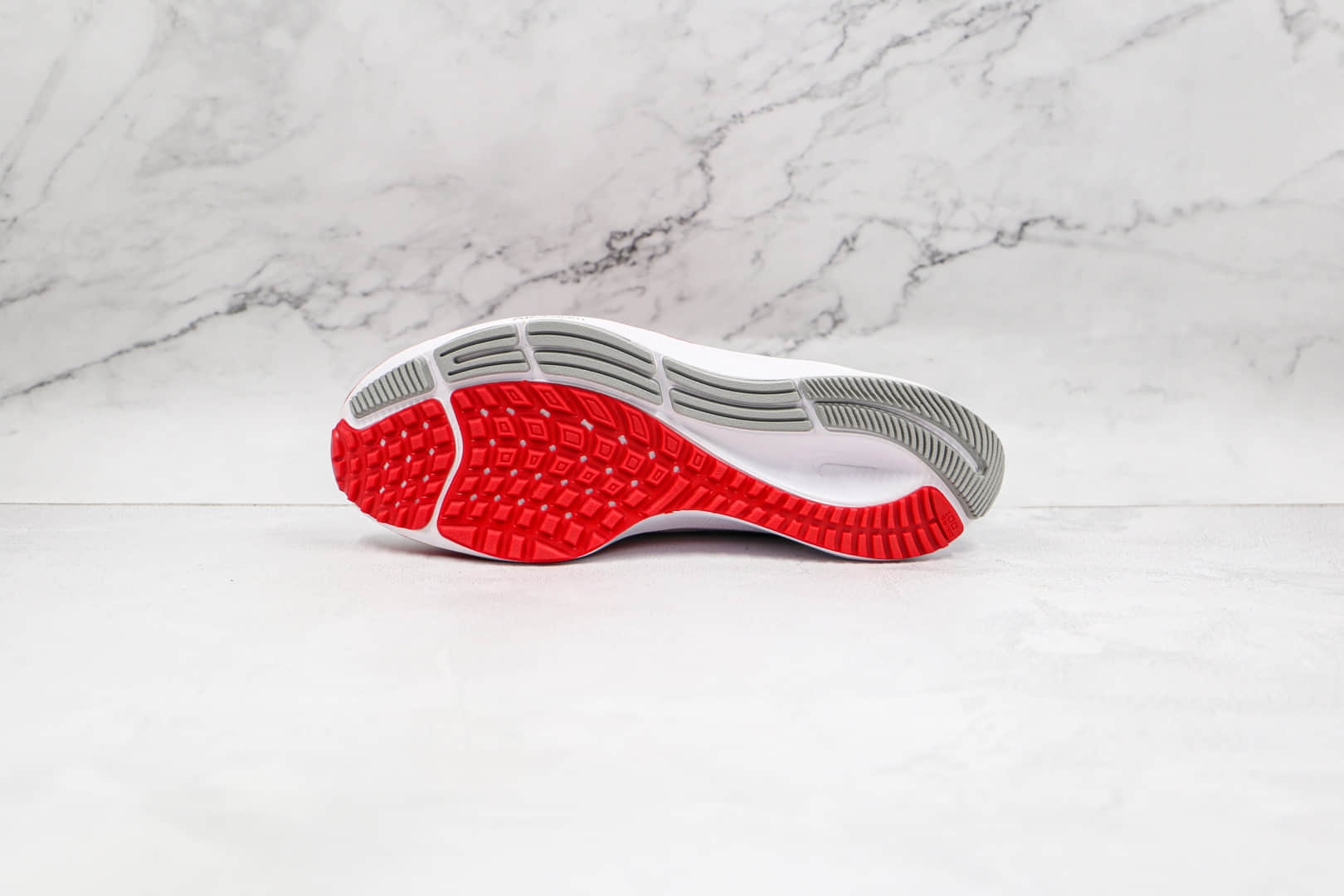 耐克Nike Air Zoom Pegasus 37 PRM纯原版本登月37代大钩白红色跑步鞋原盒原标 货号：CZ5385-100