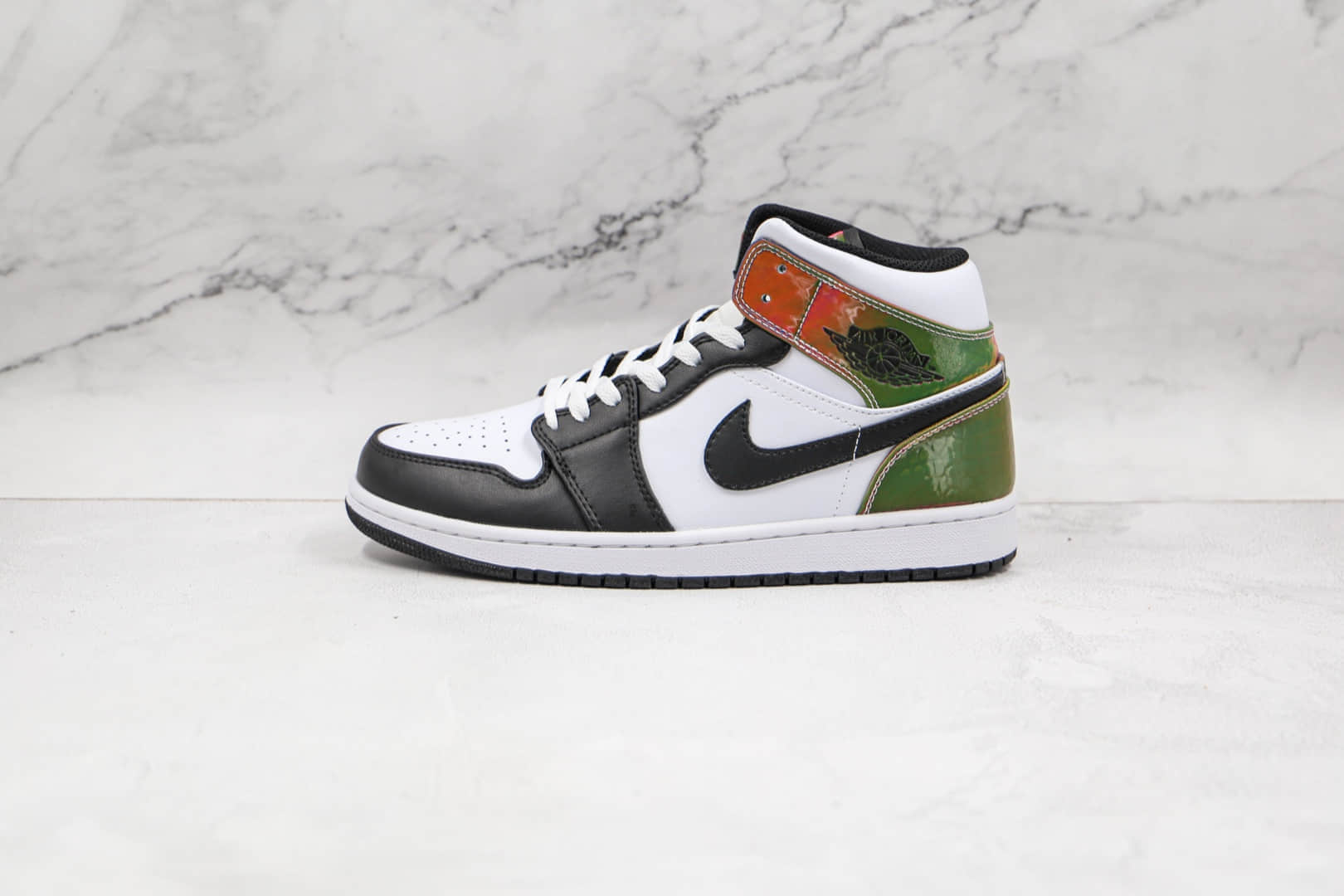 乔丹Air Jordan 1 Mid heat-reactive纯原版本中帮AJ1黑白炫彩热成像镭射炫彩尾板鞋原盒原标 货号：DM7802-100