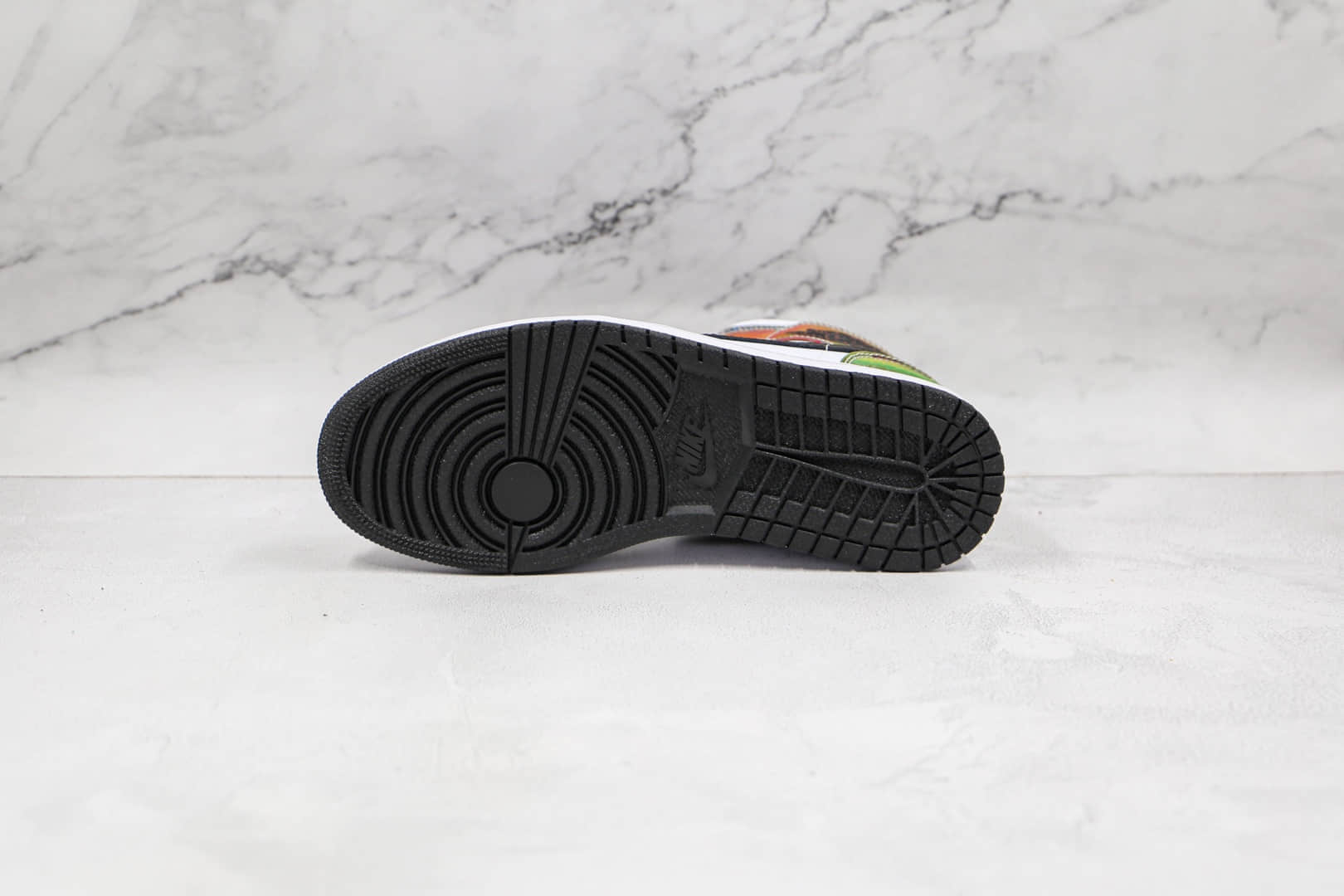 乔丹Air Jordan 1 Mid heat-reactive纯原版本中帮AJ1黑白炫彩热成像镭射炫彩尾板鞋原盒原标 货号：DM7802-100