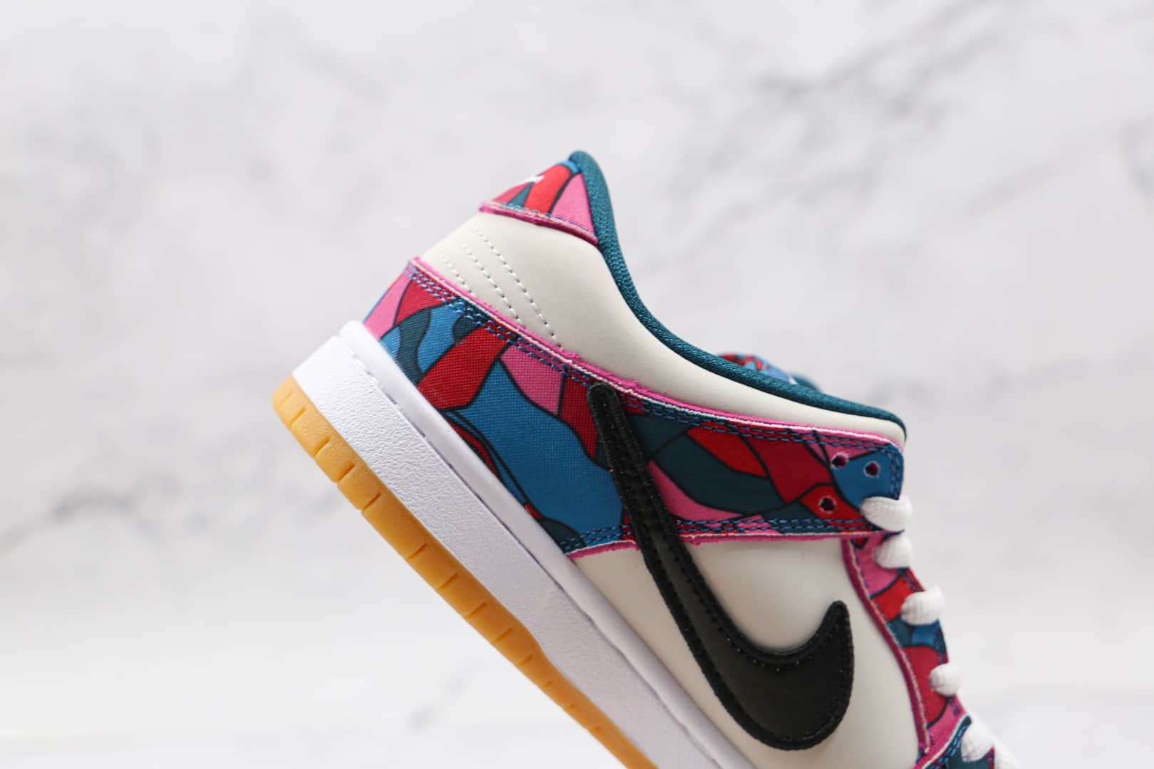 耐克Nike SB Zoom Dunk Low x parra联名款纯原版本低帮SB DUNK迷彩涂鸦板鞋内置气垫 货号：DH7695-600