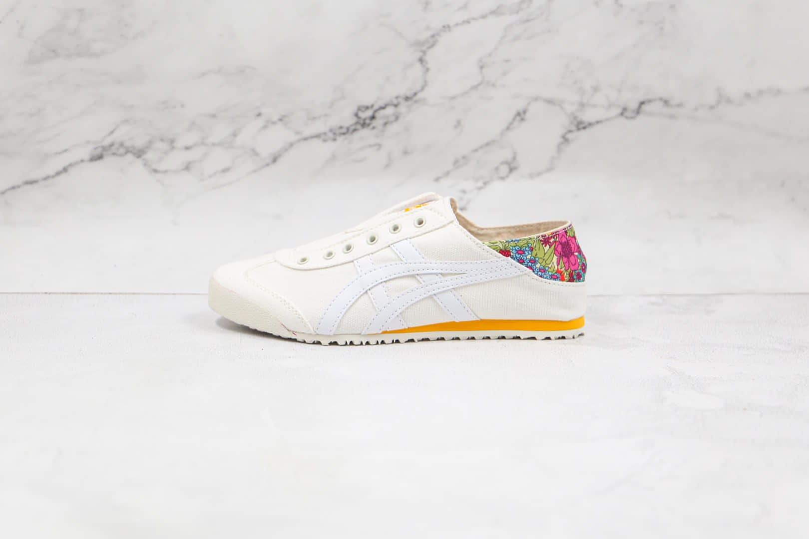 亚瑟士Onitsuka tiger公司级版本鬼冢虎一脚蹬白黄色印花帆布鞋原楦头纸板打造 货号：1182A070-100