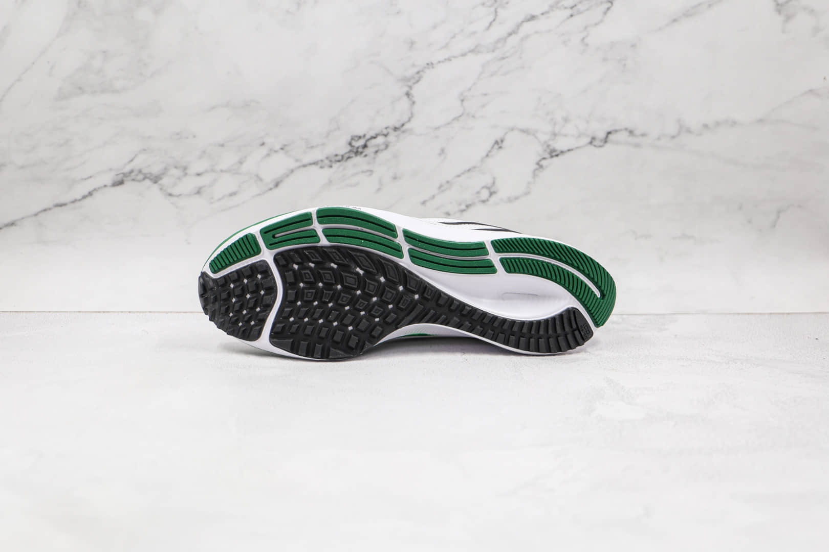 耐克Nike Air Zoom Pegasus 38纯原版本登月38代白绿色慢跑鞋原楦头纸板打造 货号：DH4252-100