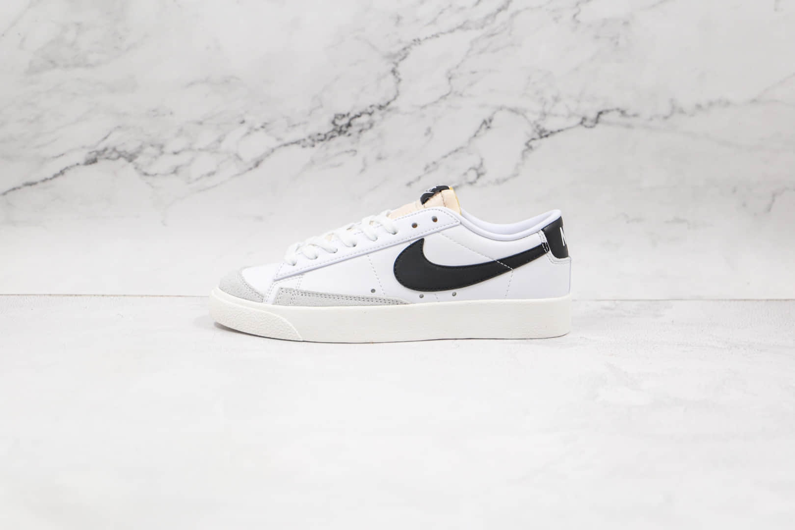 耐克Nike Blazer Low '1977 VNTG纯原版本低帮开拓者白黑色板鞋原盒原标 货号：DC4769-102