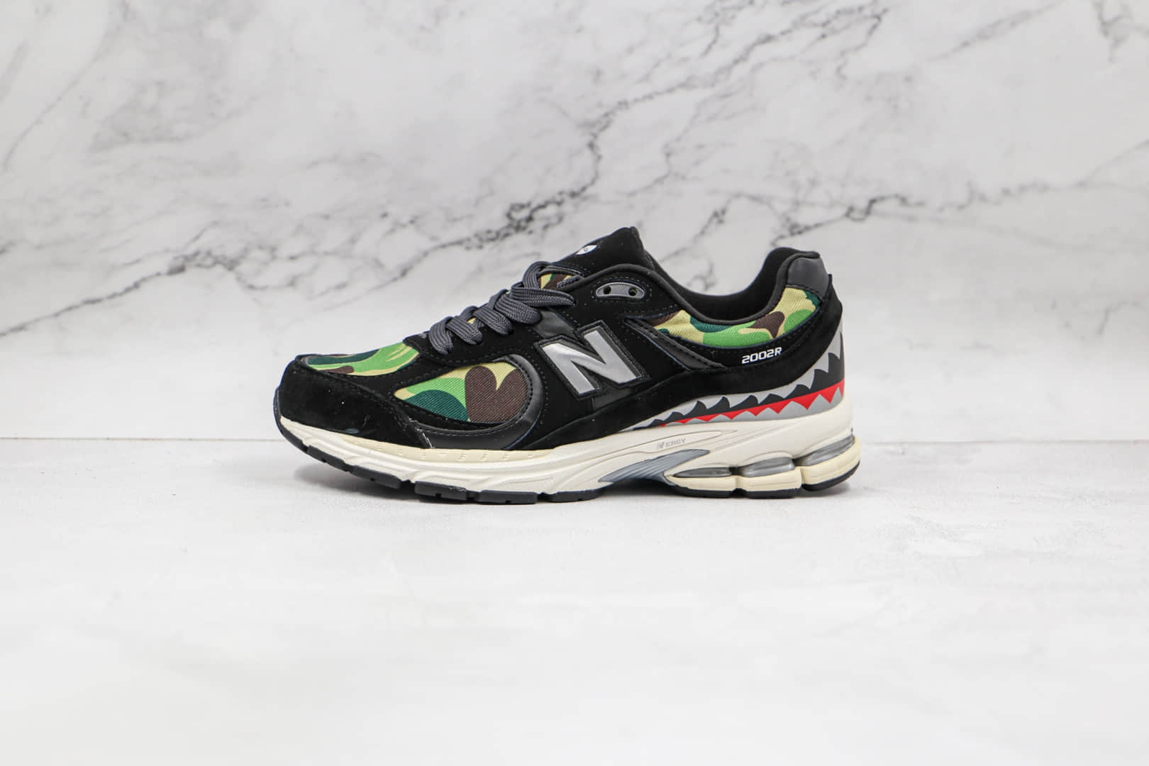 新百伦New Balance 2002R纯原版本黑迷彩复古NB2002R慢跑鞋原盒原标 货号：M2002RBF