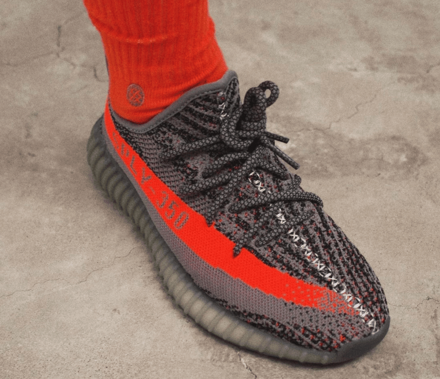 全新Yeezy 350 V2“灰橙满天星”最新实物图曝光！太骚气！