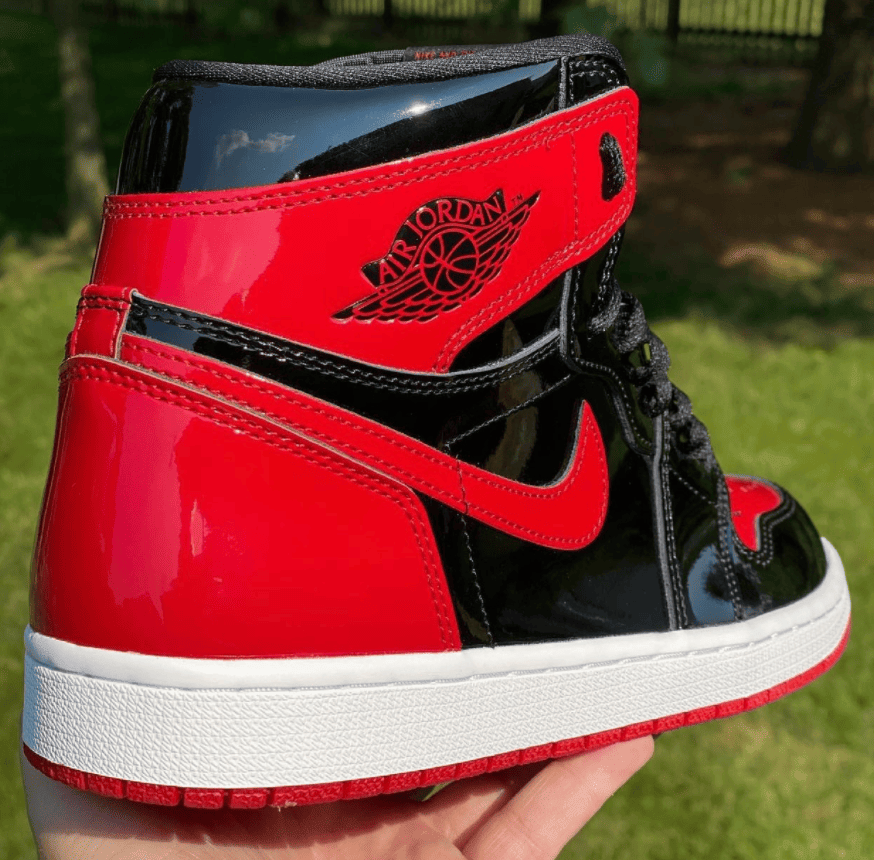 全新黑红漆皮AJ1“Bred Patent”实物曝光！酷炫十足！ 货号：555088-063