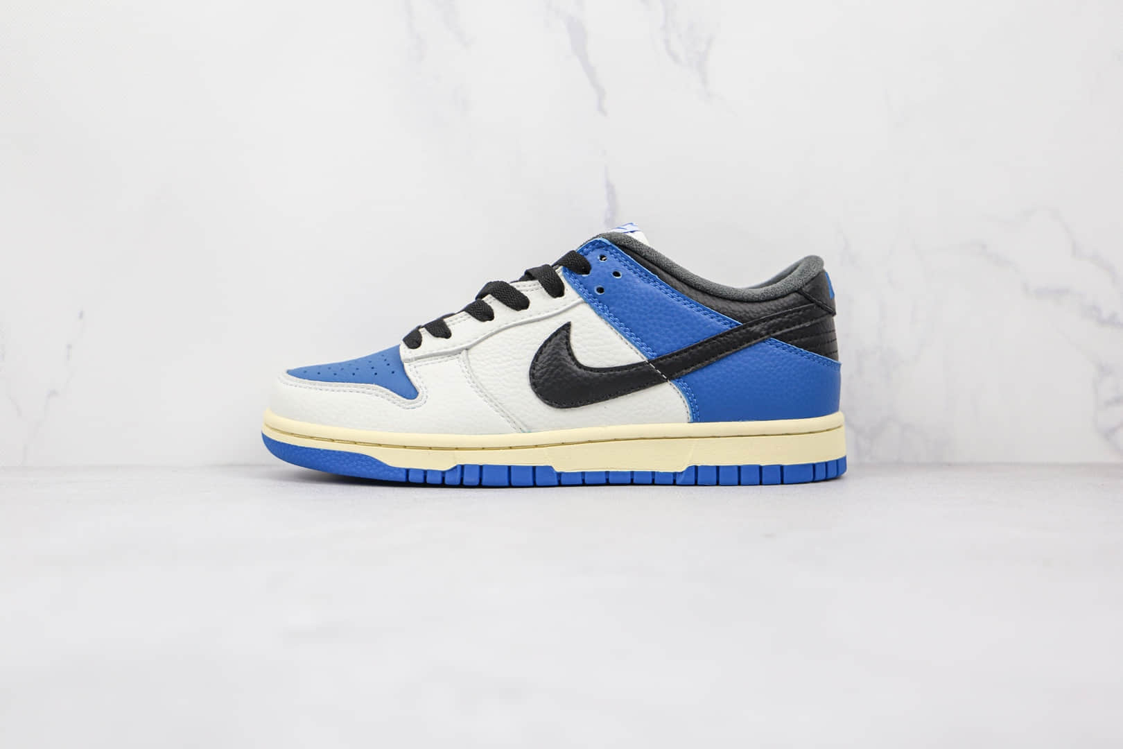 耐克Nike SB Dunk Low Pro纯原版本低帮SB DUNK白蓝色TS联名款板鞋内置气垫 货号：DH0957-105