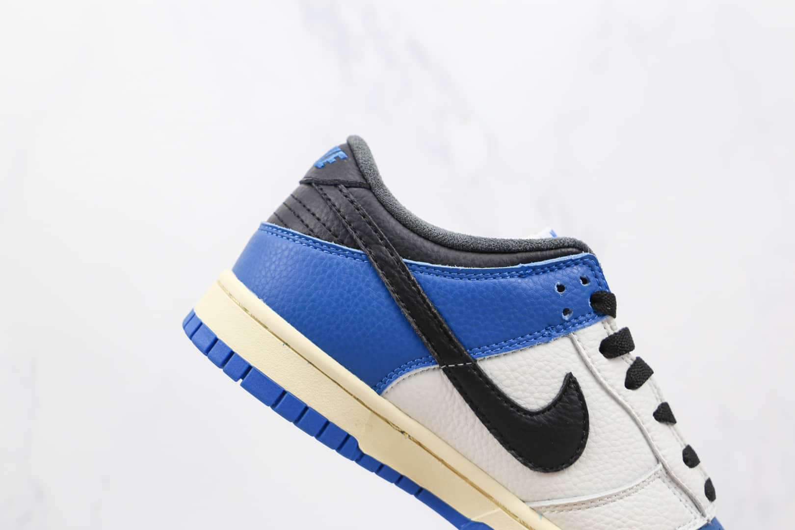 耐克Nike SB Dunk Low Pro纯原版本低帮SB DUNK白蓝色TS联名款板鞋内置气垫 货号：DH0957-105