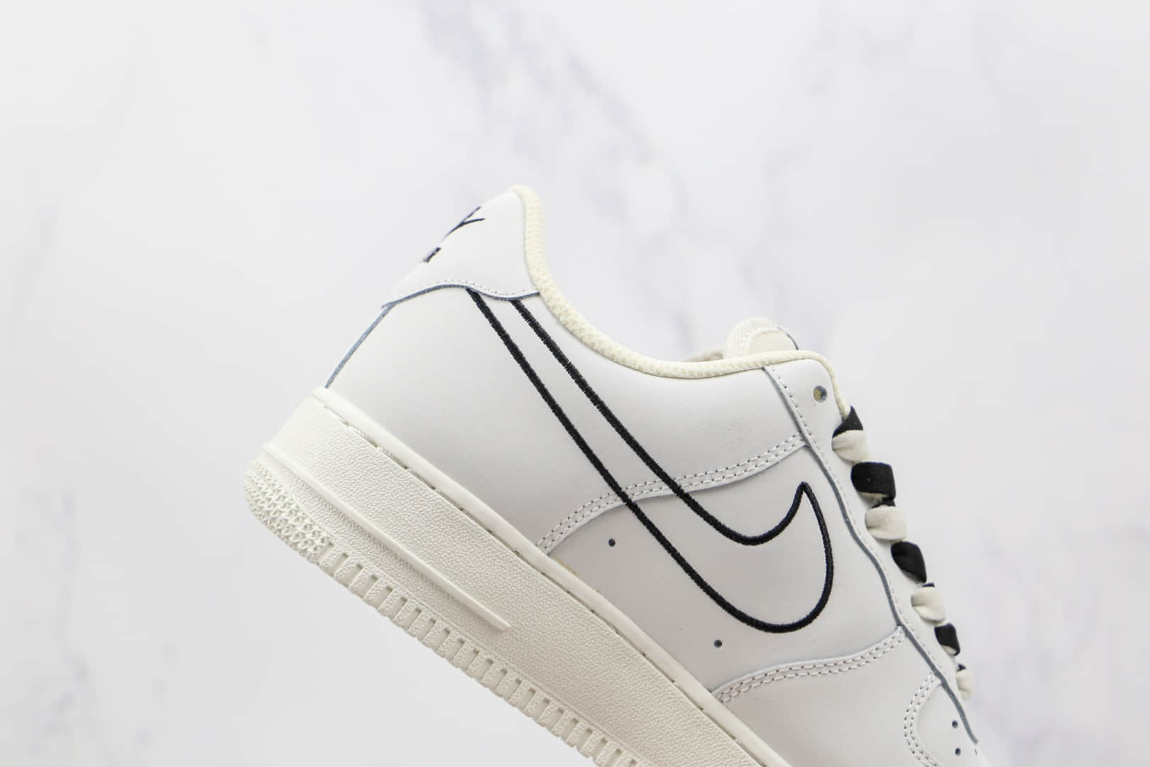 耐克Nike Air Force 1 Low纯原版本低帮空军一号白黑色板鞋内置气垫 货号：CL6326-158