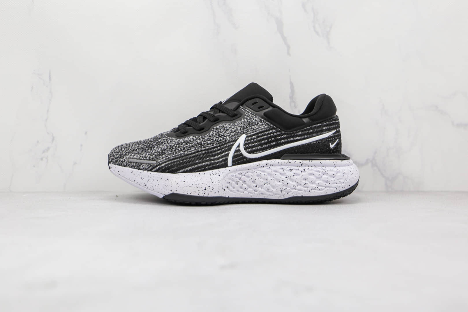 耐克Nike ZoomX Invincible Run FK纯原版本透气编织黑白色慢跑鞋原盒原标 货号：CT2229-103