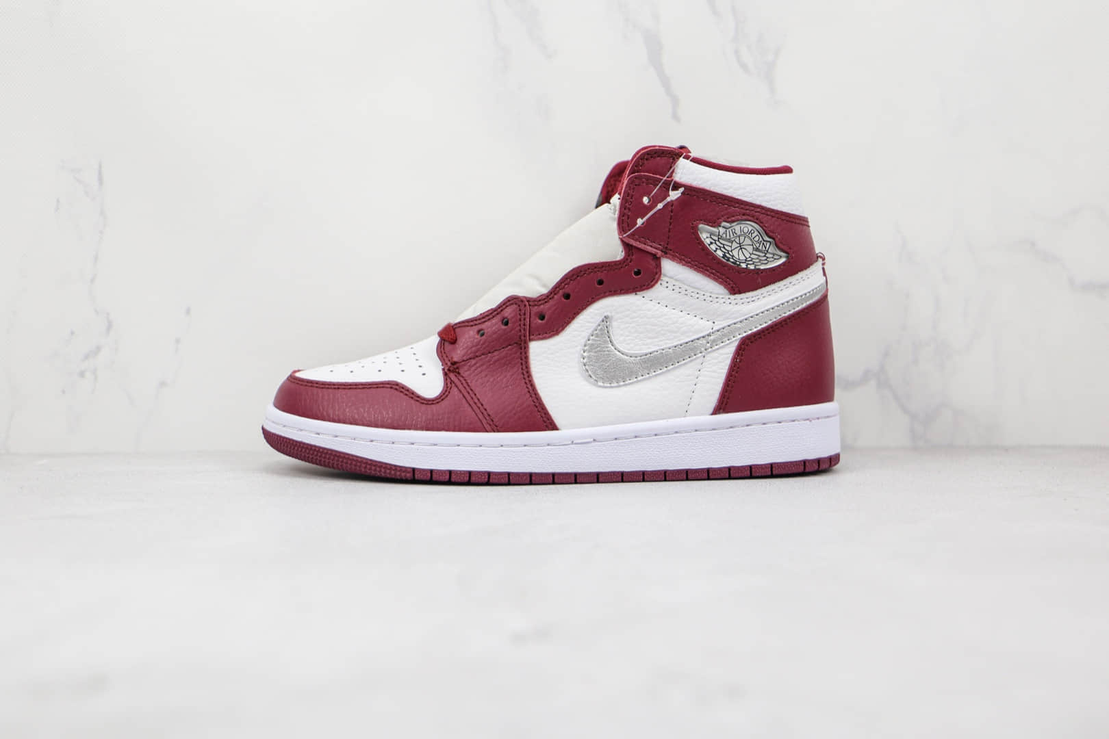 乔丹Air Jordan 1 High OG Bordeaux纯原版本高帮AJ1波尔多酒红色篮球鞋原档案数据开发 货号：555088-611