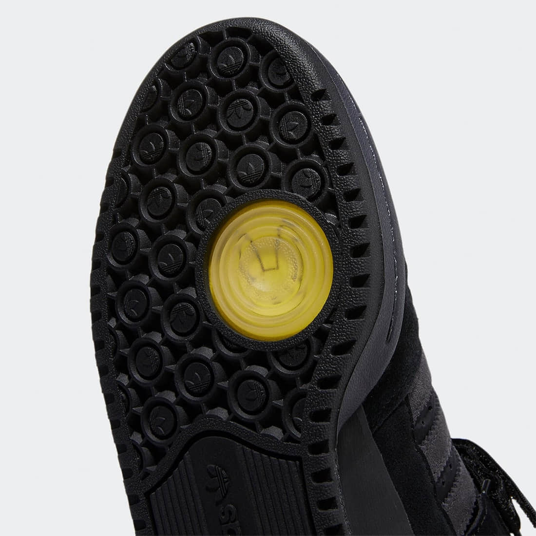 户外机能感！全新Bad Bunny x adidas Forum Buckle Low即将登场！ 货号：GW5021