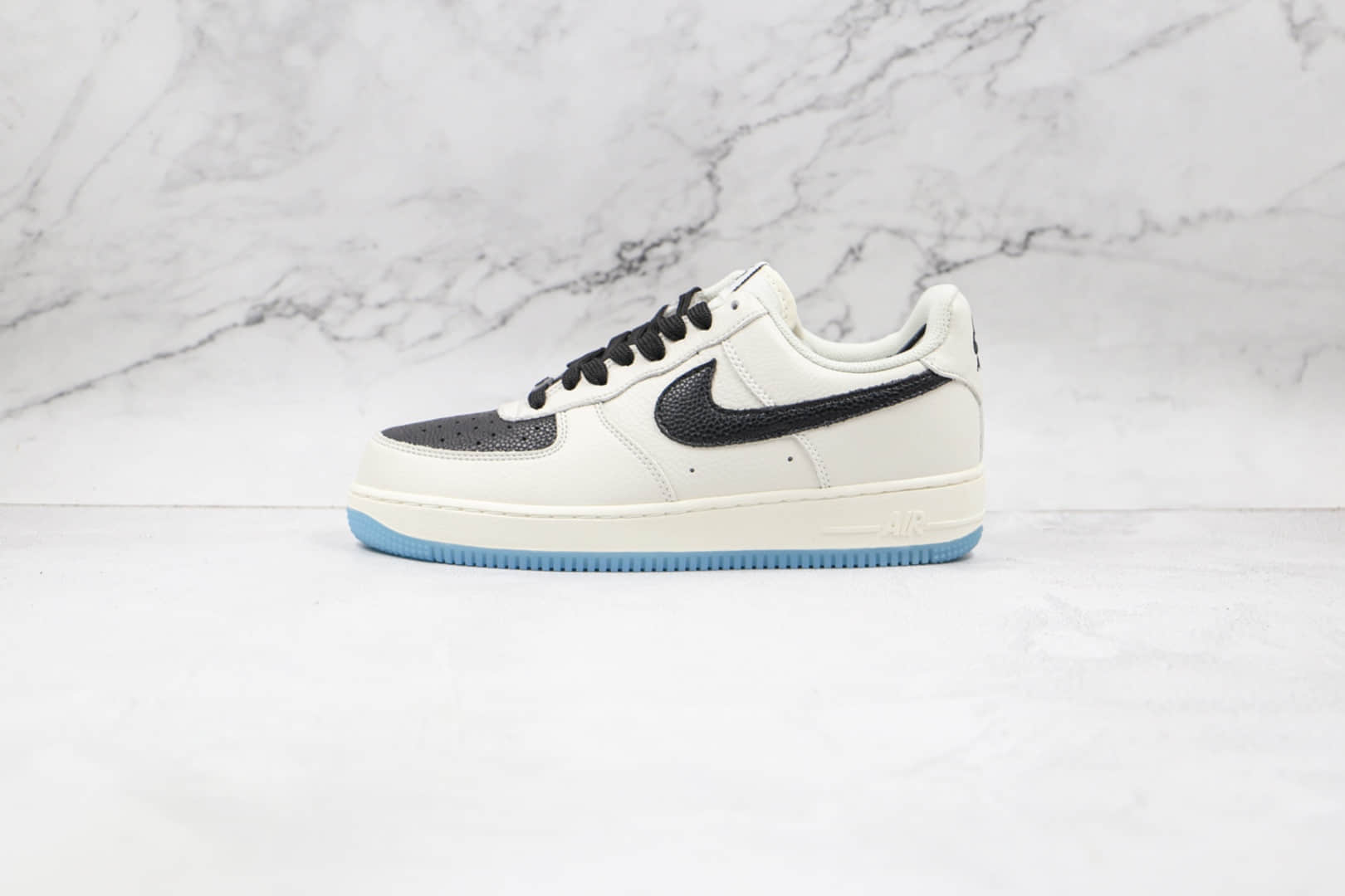 耐克NiKe Air Force 1 Low纯原版本低帮空军一号黑白可可配色板鞋内置气垫 货号：CU6603-113