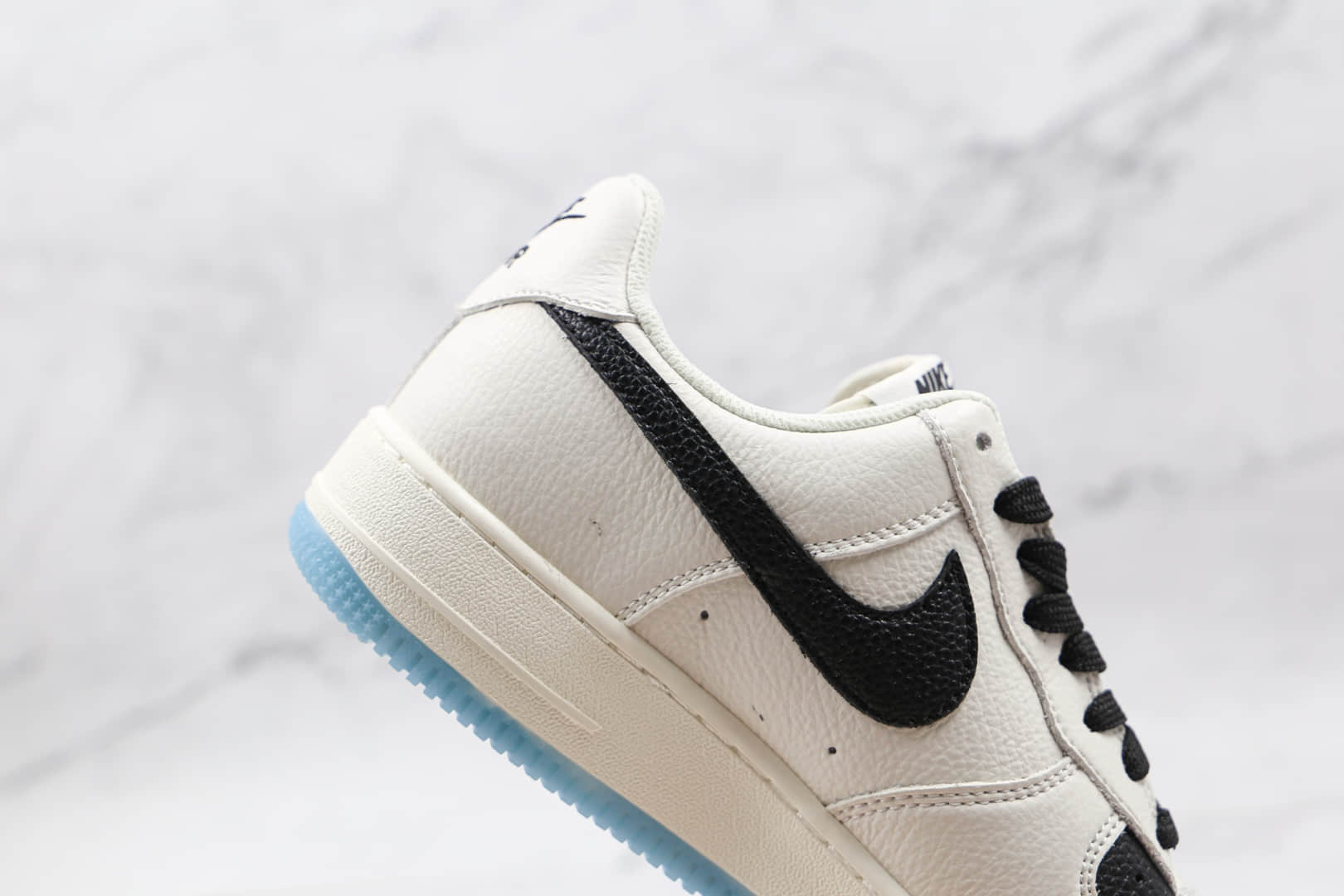 耐克NiKe Air Force 1 Low纯原版本低帮空军一号黑白可可配色板鞋内置气垫 货号：CU6603-113