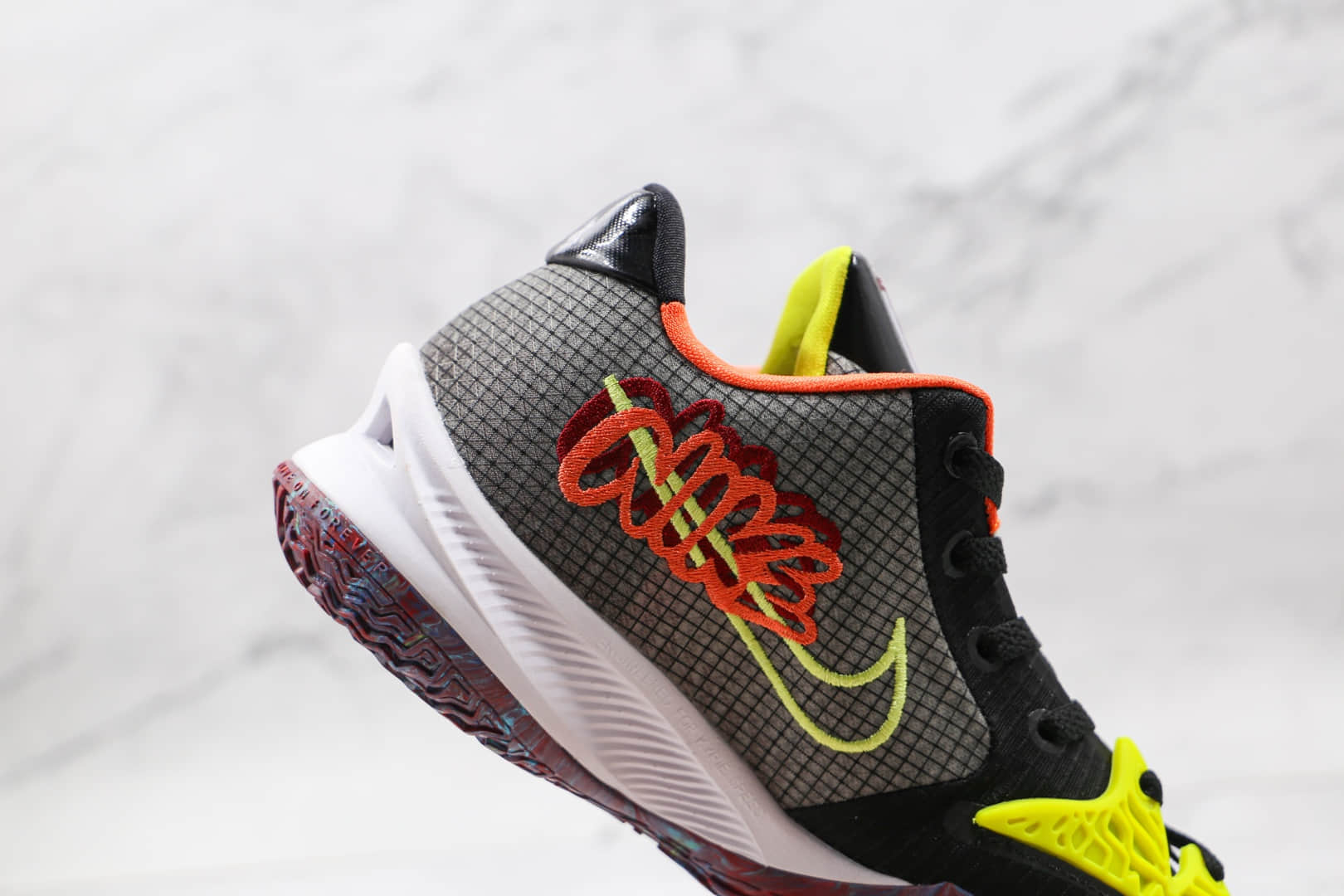 耐克Nike Kyrie 4 Low Ep公司级版本欧文4低帮男子实战篮球鞋黑绿橙色原档案数据开发 货号：CZ0105-002
