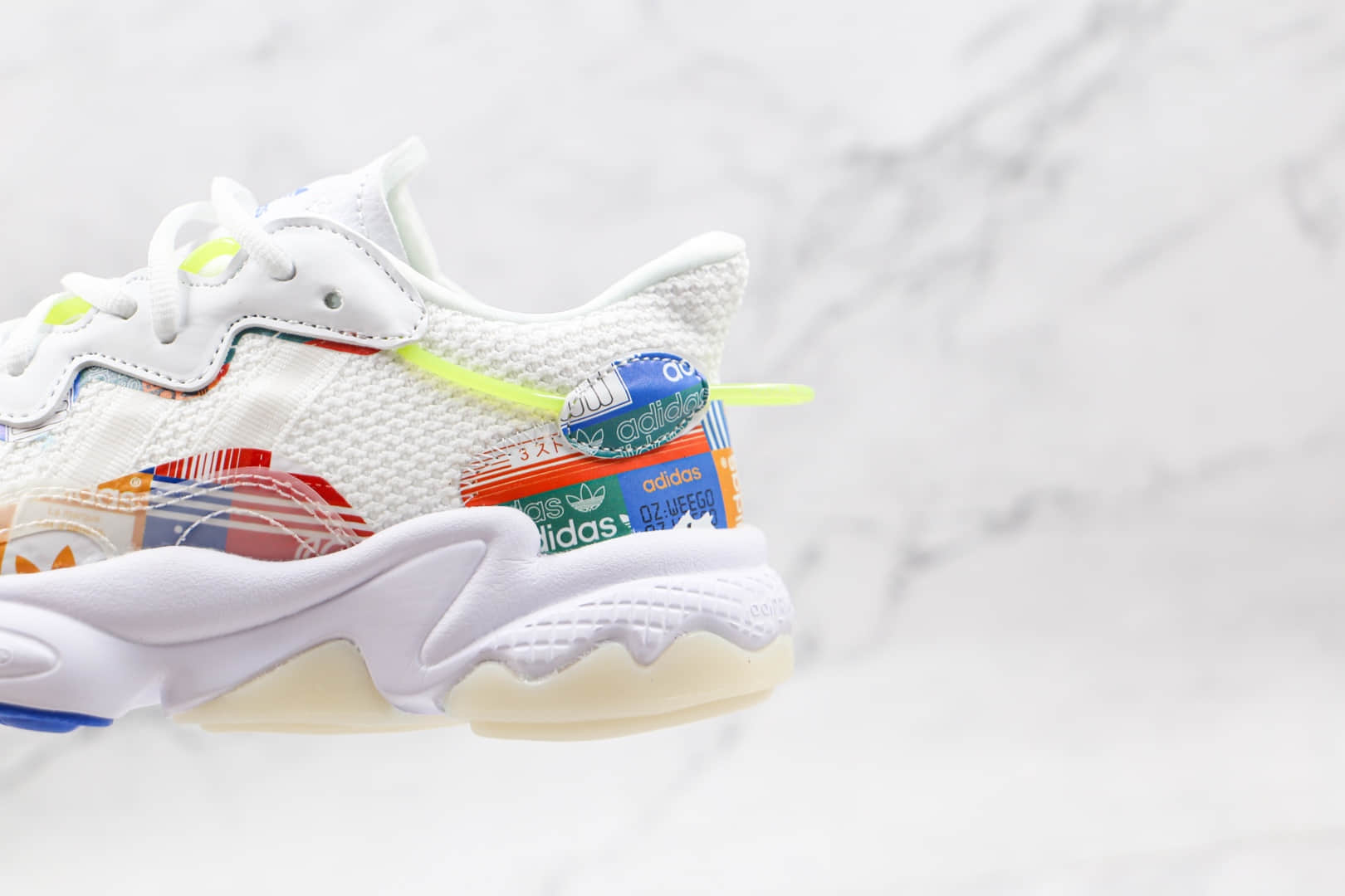 阿迪达斯Adidas OZWEEGO 2021纯原版本三叶草水管网面白彩色老爹鞋原楦头纸板打造 货号：GX2714
